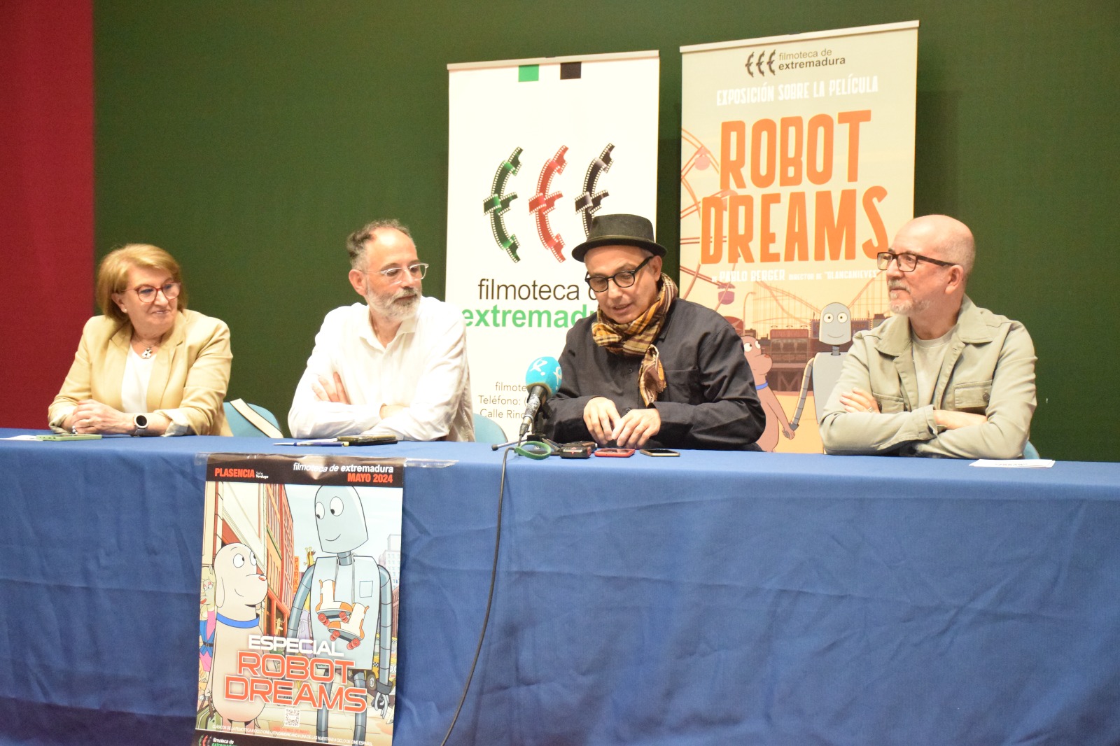 Image 2 of article La Filmoteca proyecta 'Robot Dreams' con la presencia de su director y una muestra sobre el proceso creativo de la película
