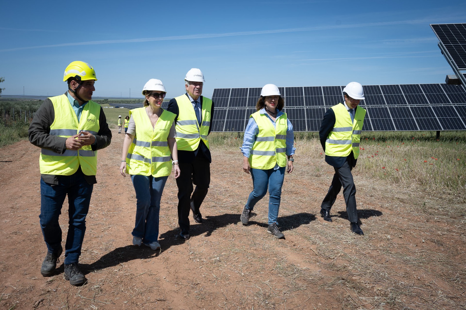 Imagen del artículo Guardiola defiende en la planta solar 'Puerta Palmas' la importancia de encontrar el equilibrio entre el desarrollo y la protección del medio ambiente