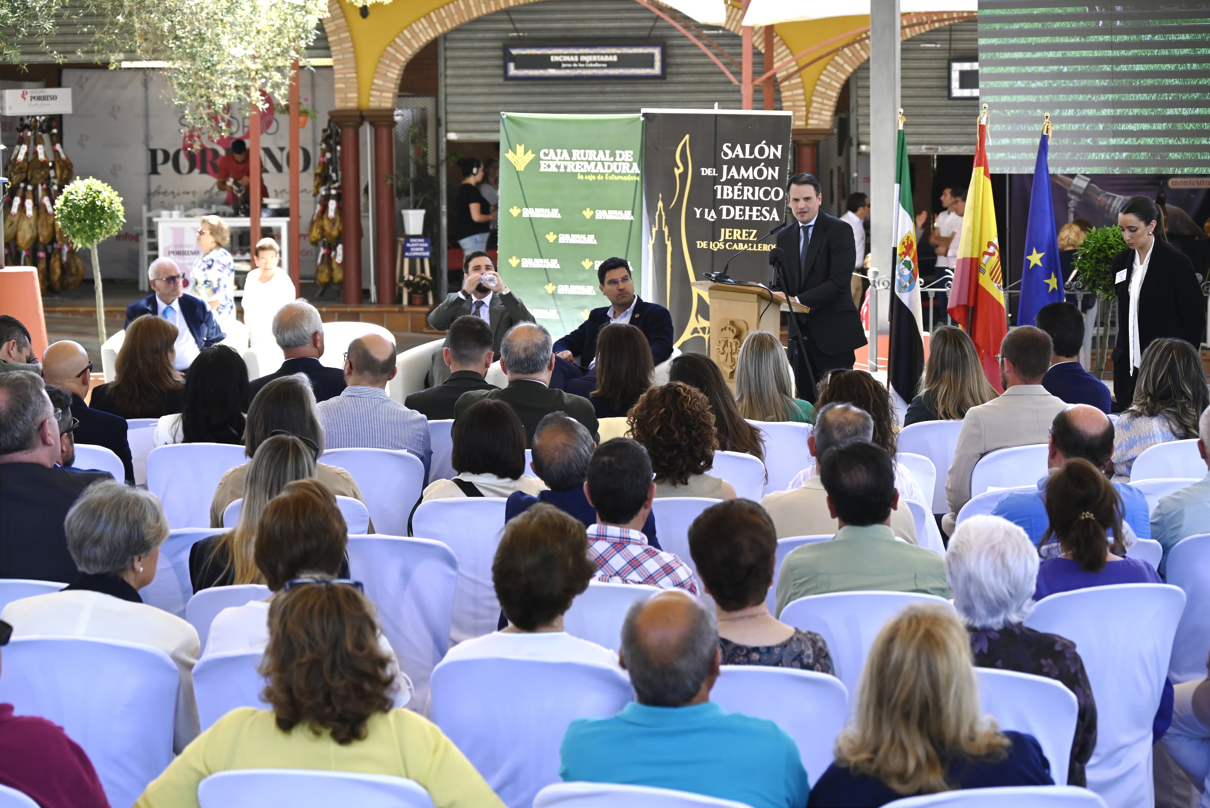 Image 4 of article Abel Bautista destaca la importancia económica del cerdo ibérico en Extremadura en la inauguración del Salón del Jamón