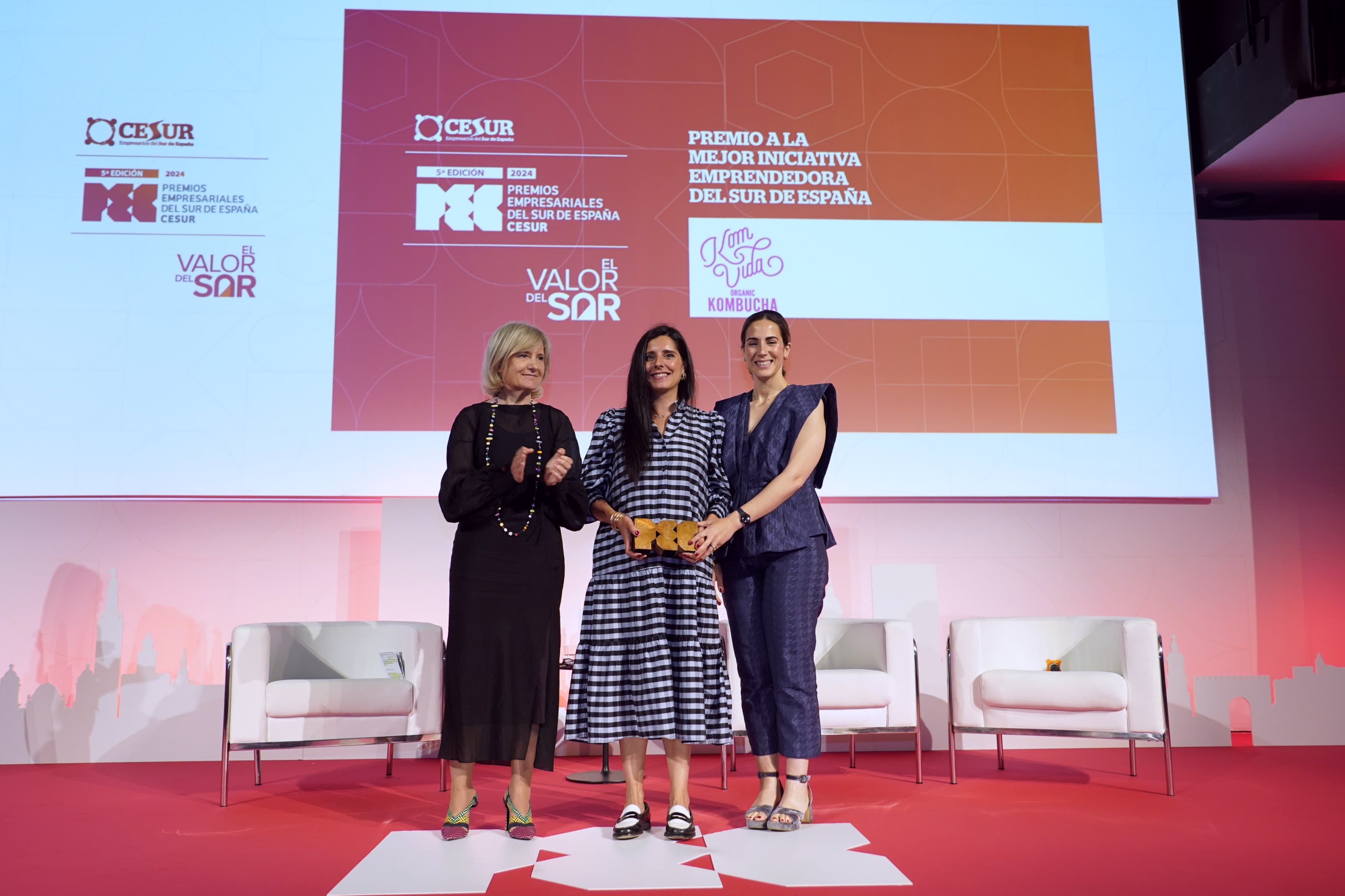 Image 2 of article Victoria Bazaga subraya la apuesta del Ejecutivo regional por el tejido empresarial extremeño en la entrega de los Premios Empresariales del Sur de España