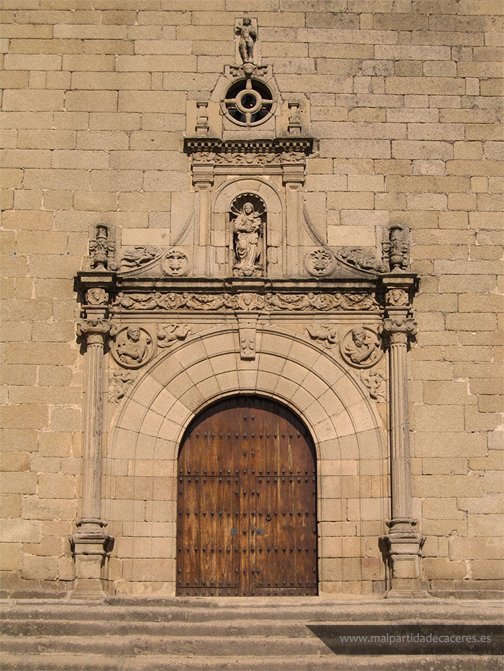 Portada iglesia de Malpartida de Cáceres