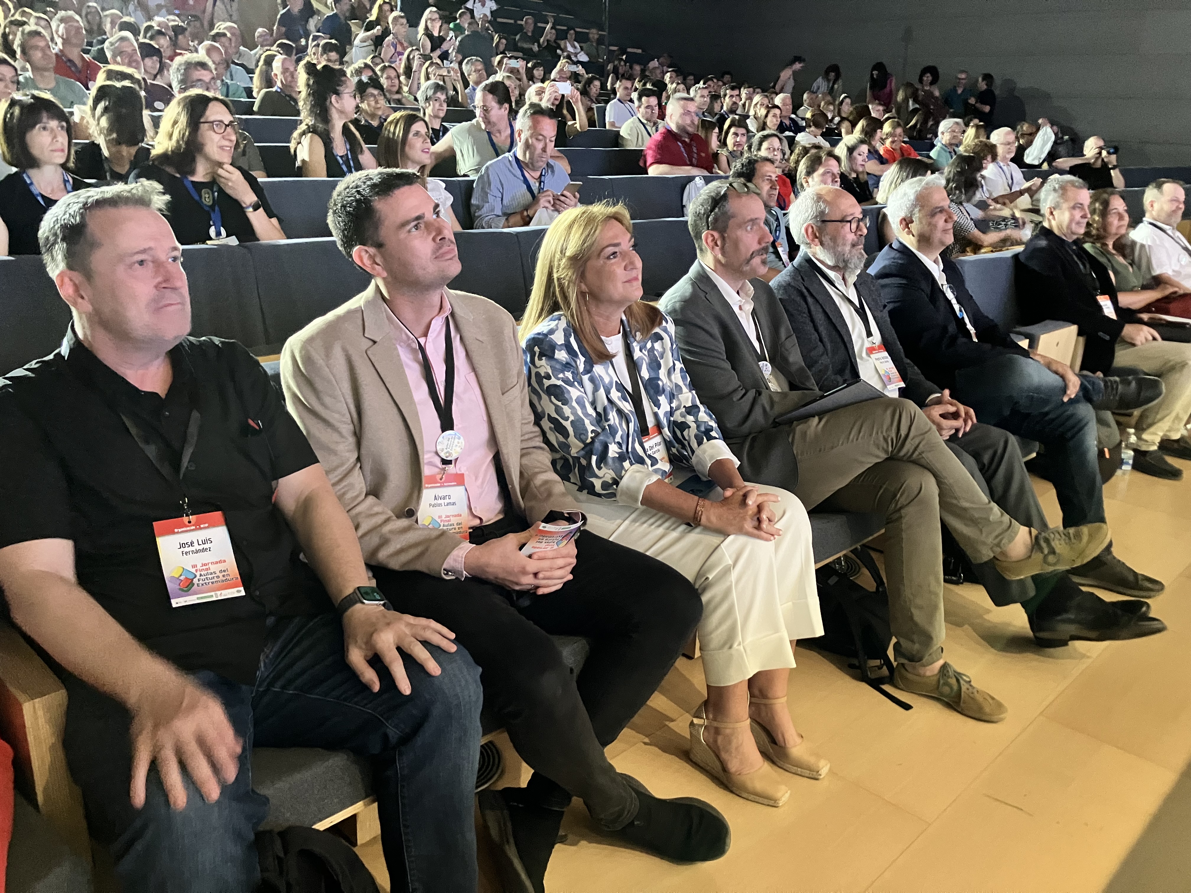 Imagen del artículo Un total de 350 docentes participan en la III Jornada Final de Aulas del Futuro en Extremadura