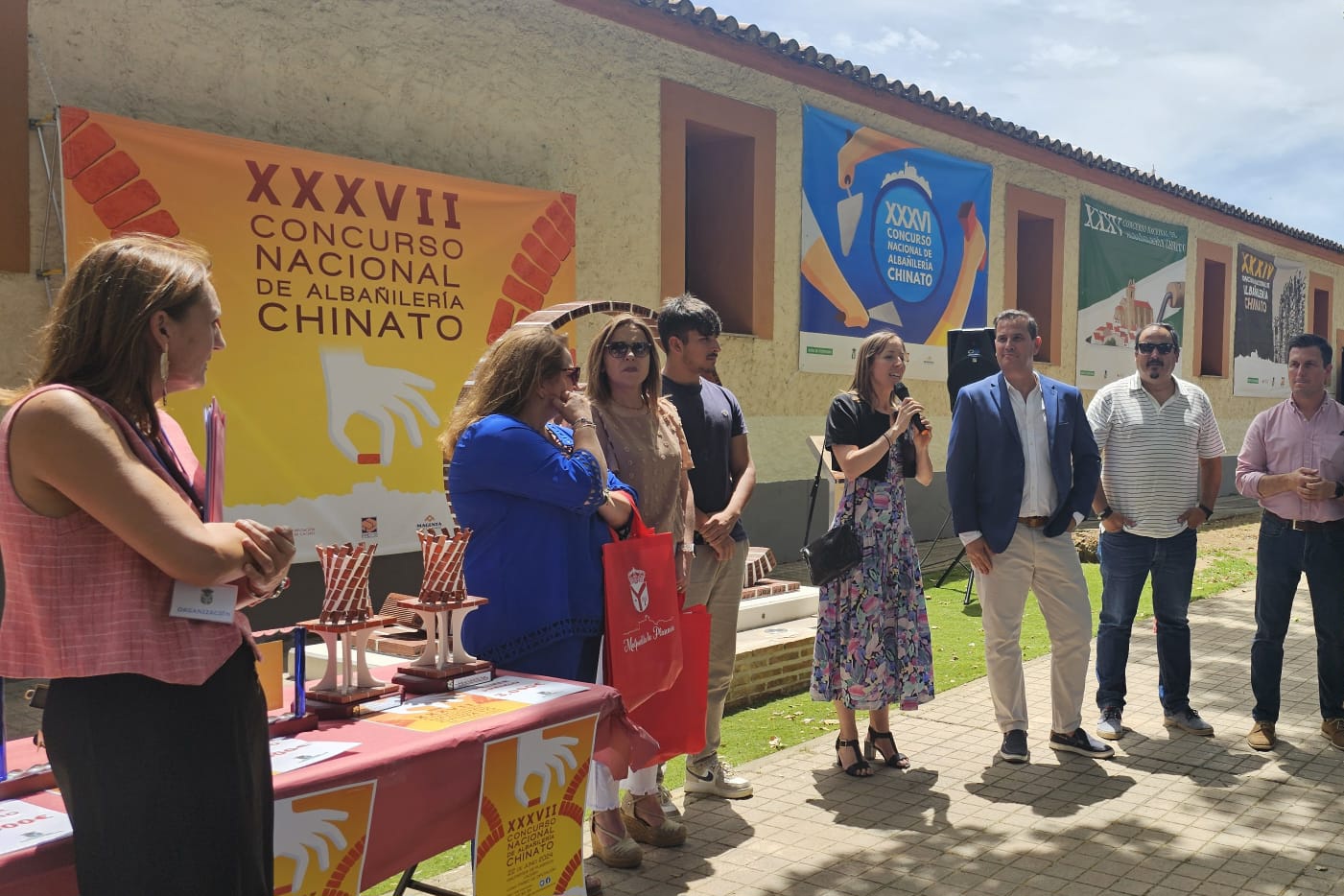 Imagen del artículo Lidia López Paniagua participa en la entrega de premios del Concurso Nacional de Albañilería Chinato, patrocinado por la Junta de Extremadura