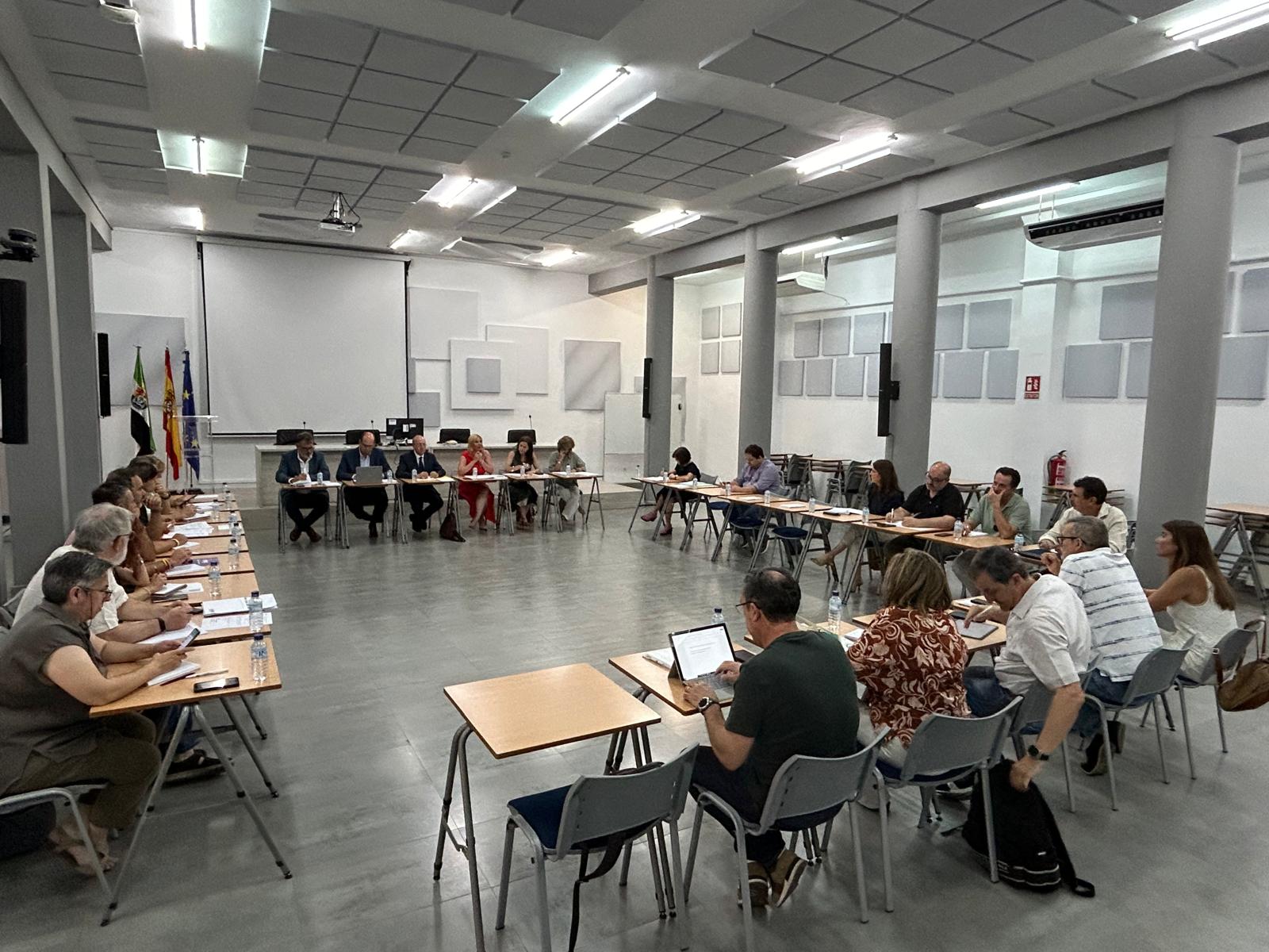 Image 4 of article La Junta de Extremadura acuerda en la Mesa General de Negociación la subida del 2% en la nómina del mes de julio para los empleados públicos