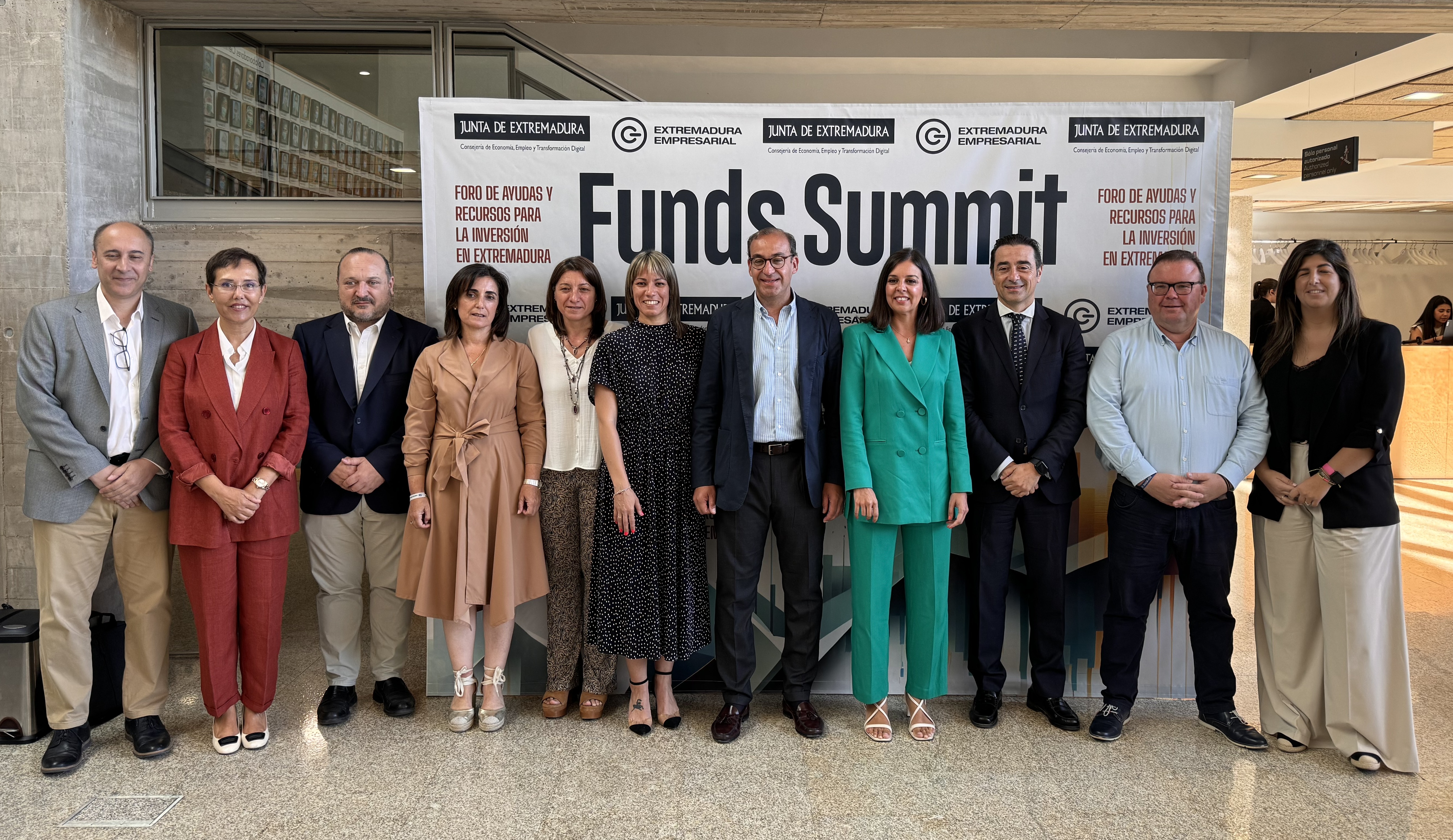 Autoridades asistentes a Funds Summit
