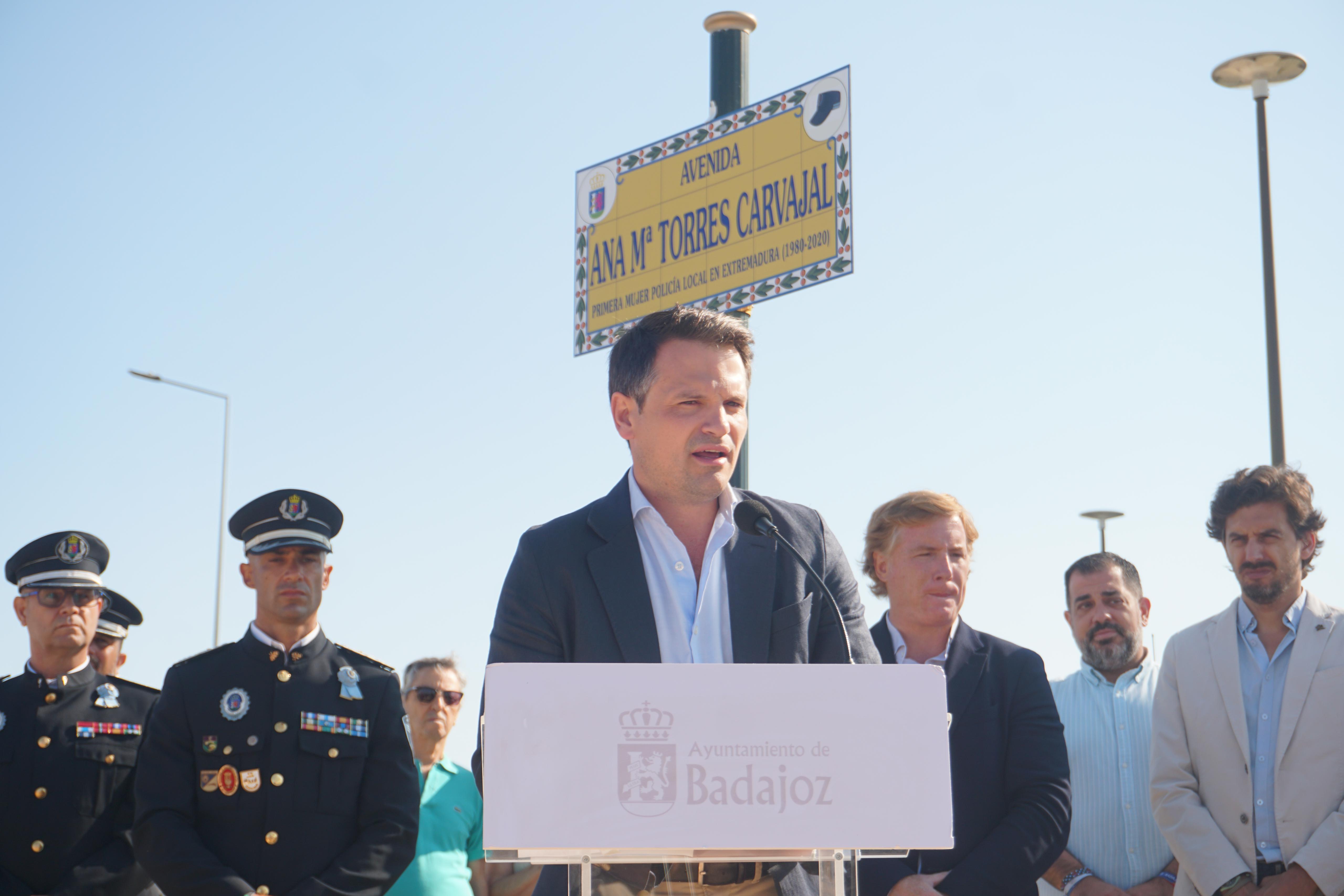 El consejero de Presidencia ha intervenidos durante la inauguración de la avenida Ana María Torres Carvajal.