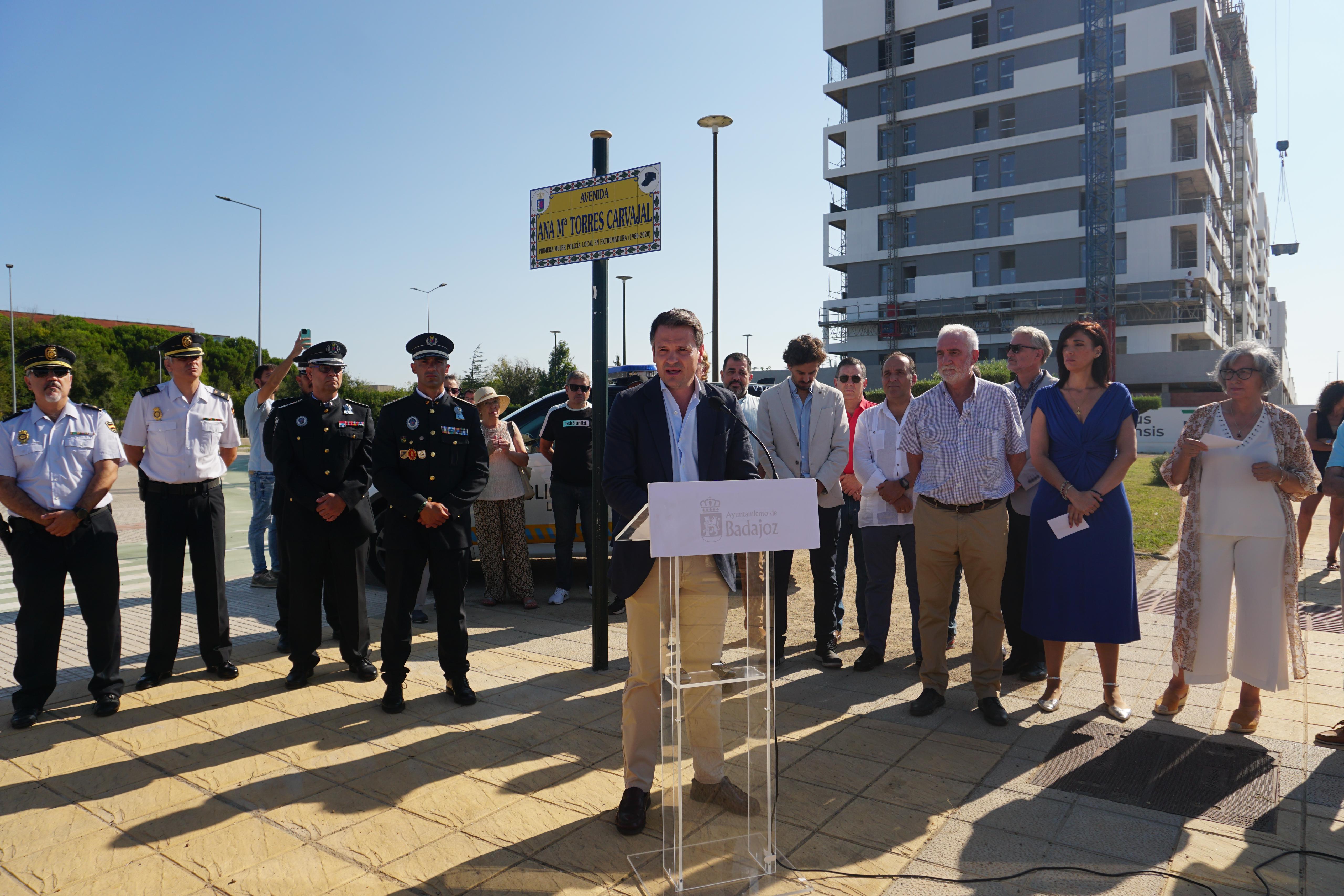 El consejero de Presidencia ha intervenidos durante la inauguración de la avenida Ana María Torres Carvajal.