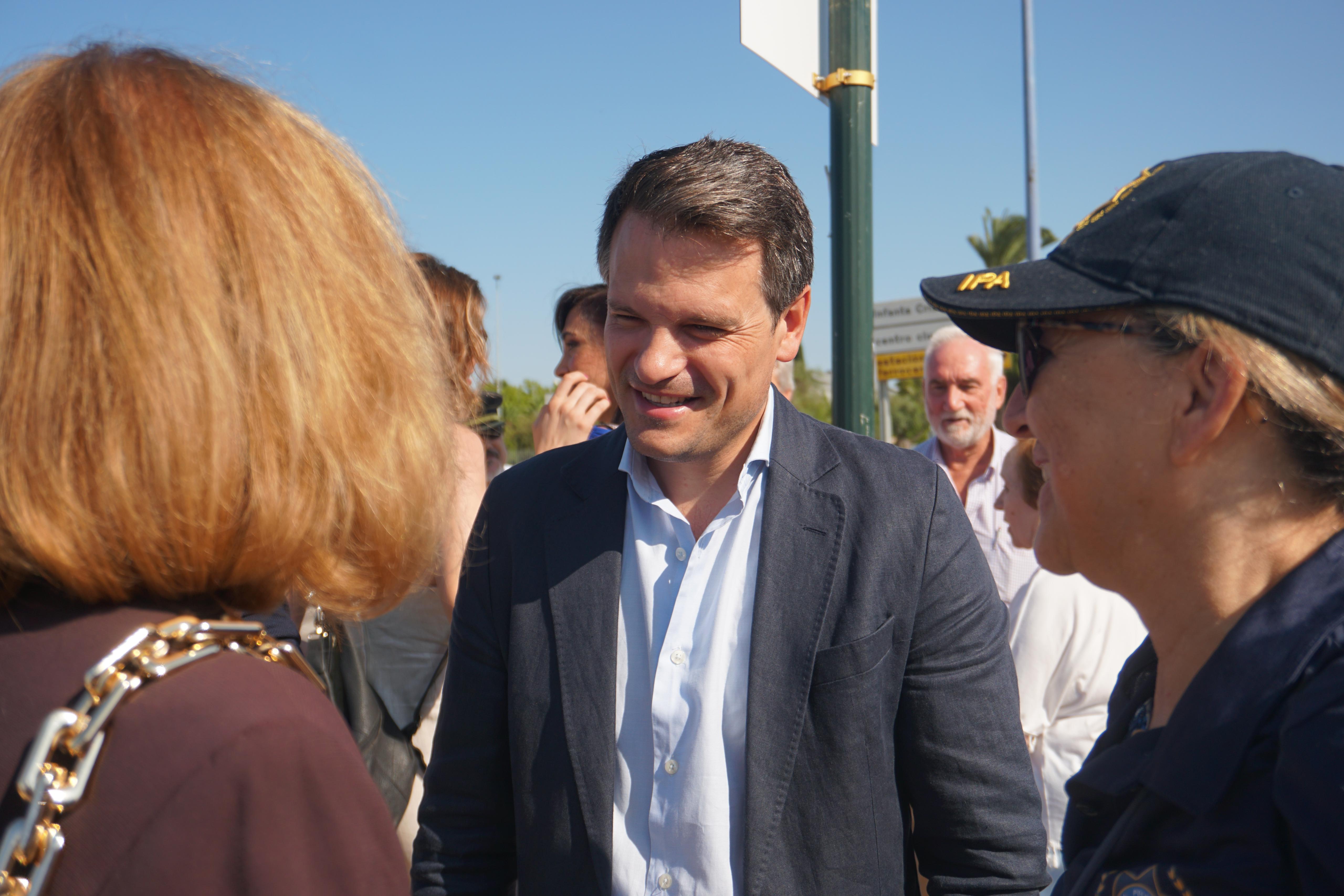 El consejero de Presidencia ha participado en la inauguración de la avenida Ana María Torres Carvajal.