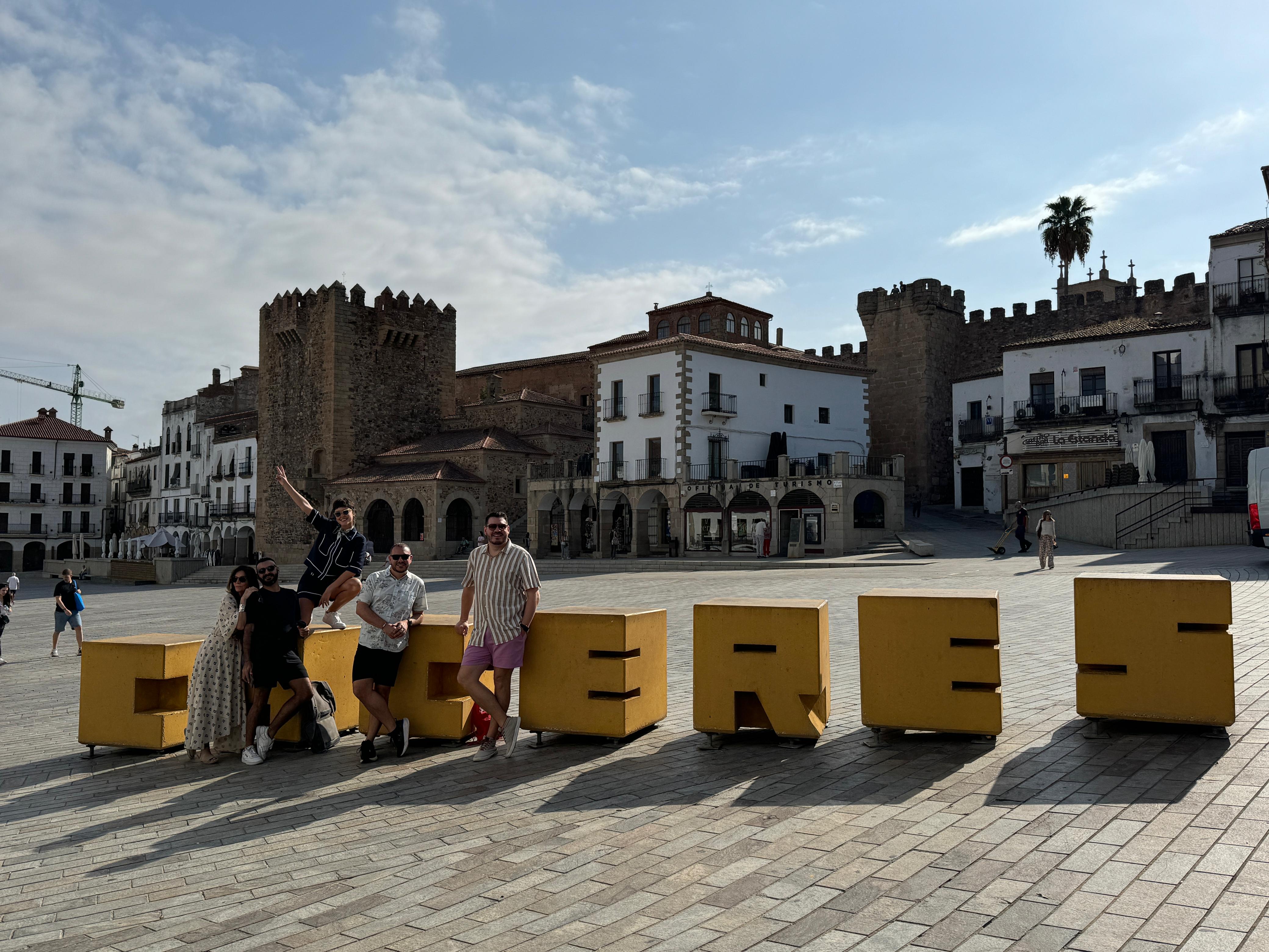 Letras Cáceres