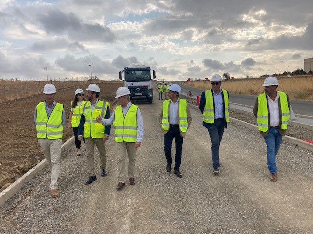 El consejero de Infraestructuras, Transporte y Vivienda, Manuel Martín Castizo, en la visita.