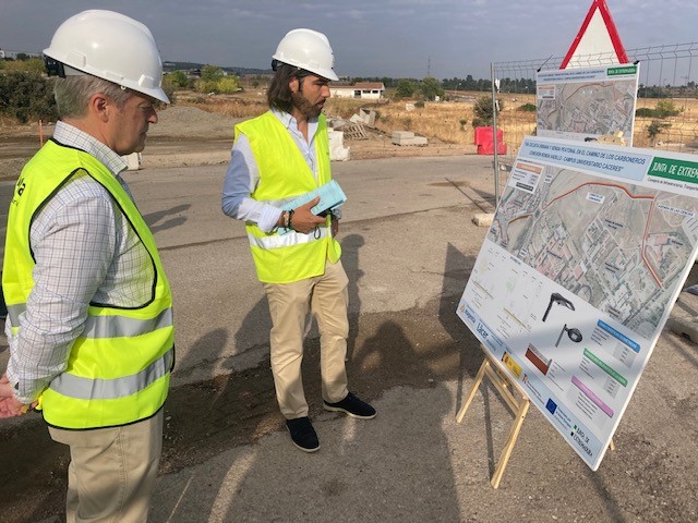 El consejero de Infraestructuras, Transporte y Vivienda, Manuel Martín Castizo, en la visita.