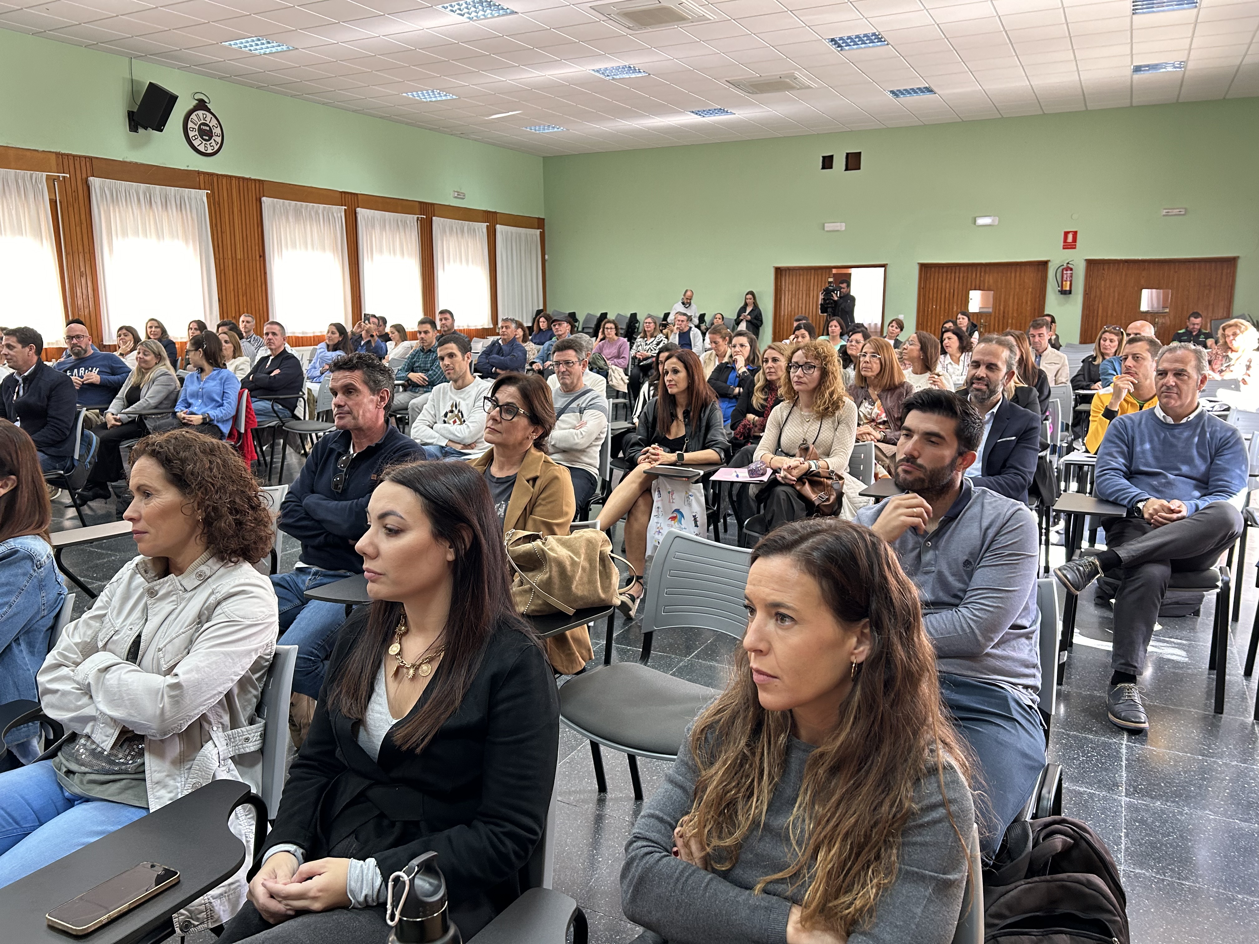 Asistentes al acto de entrega