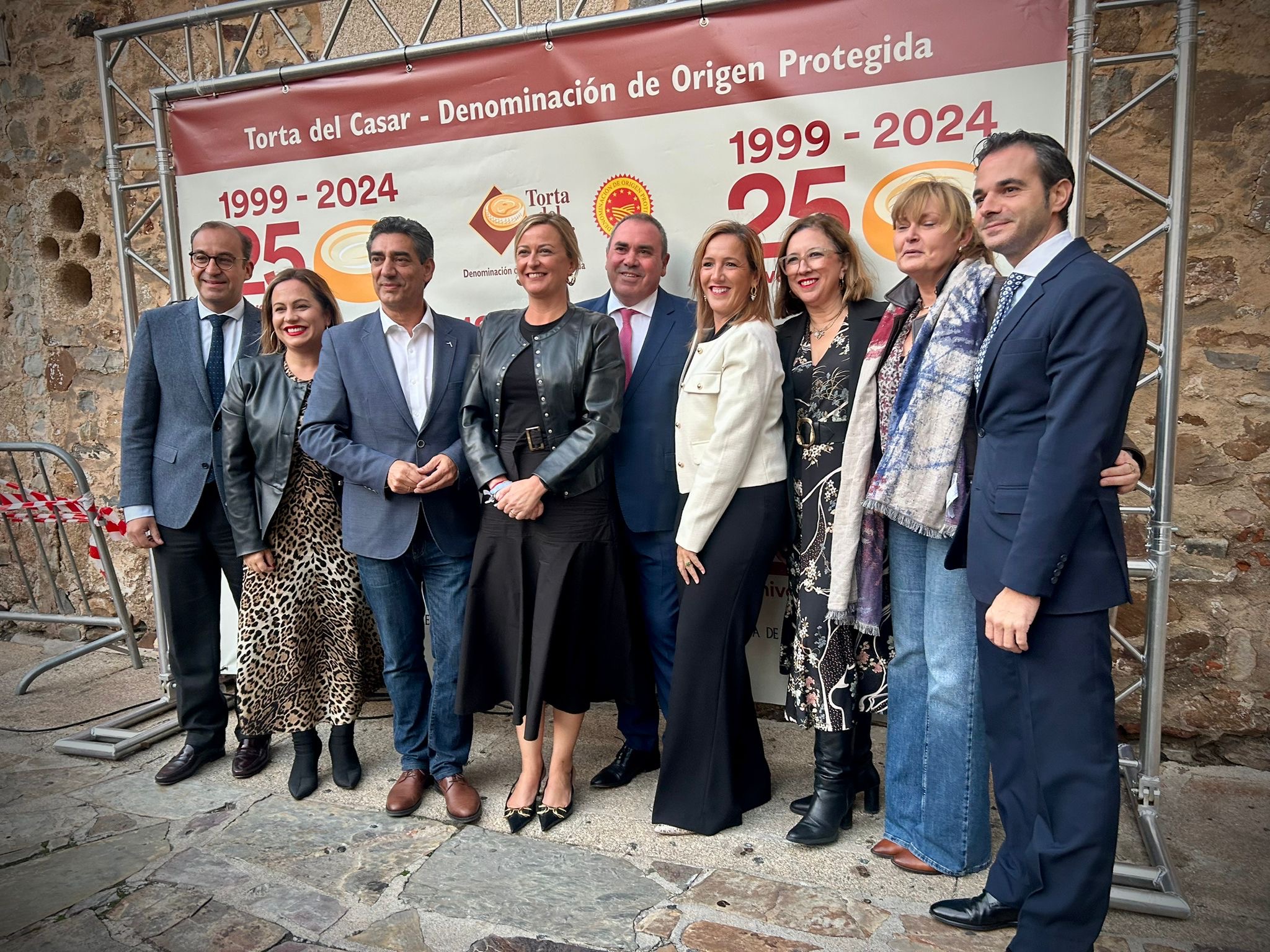 Asistentes a la celebración de la 30ª Semana de la Torta del Casar