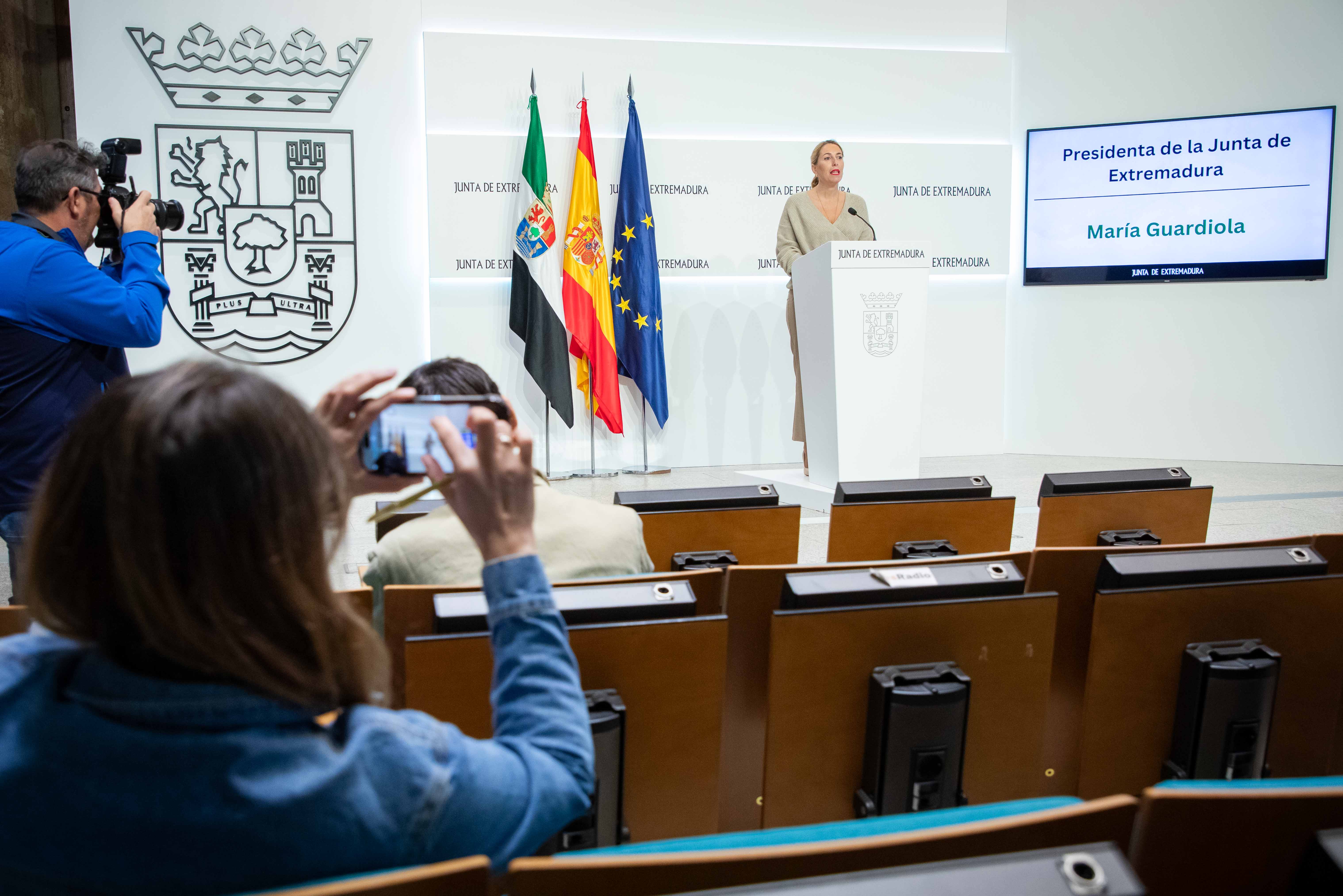 Presidenta de la Junta de Extremadura, María Guardiola, anuncia las medidas adoptadas en el Consejo de Gobierno.