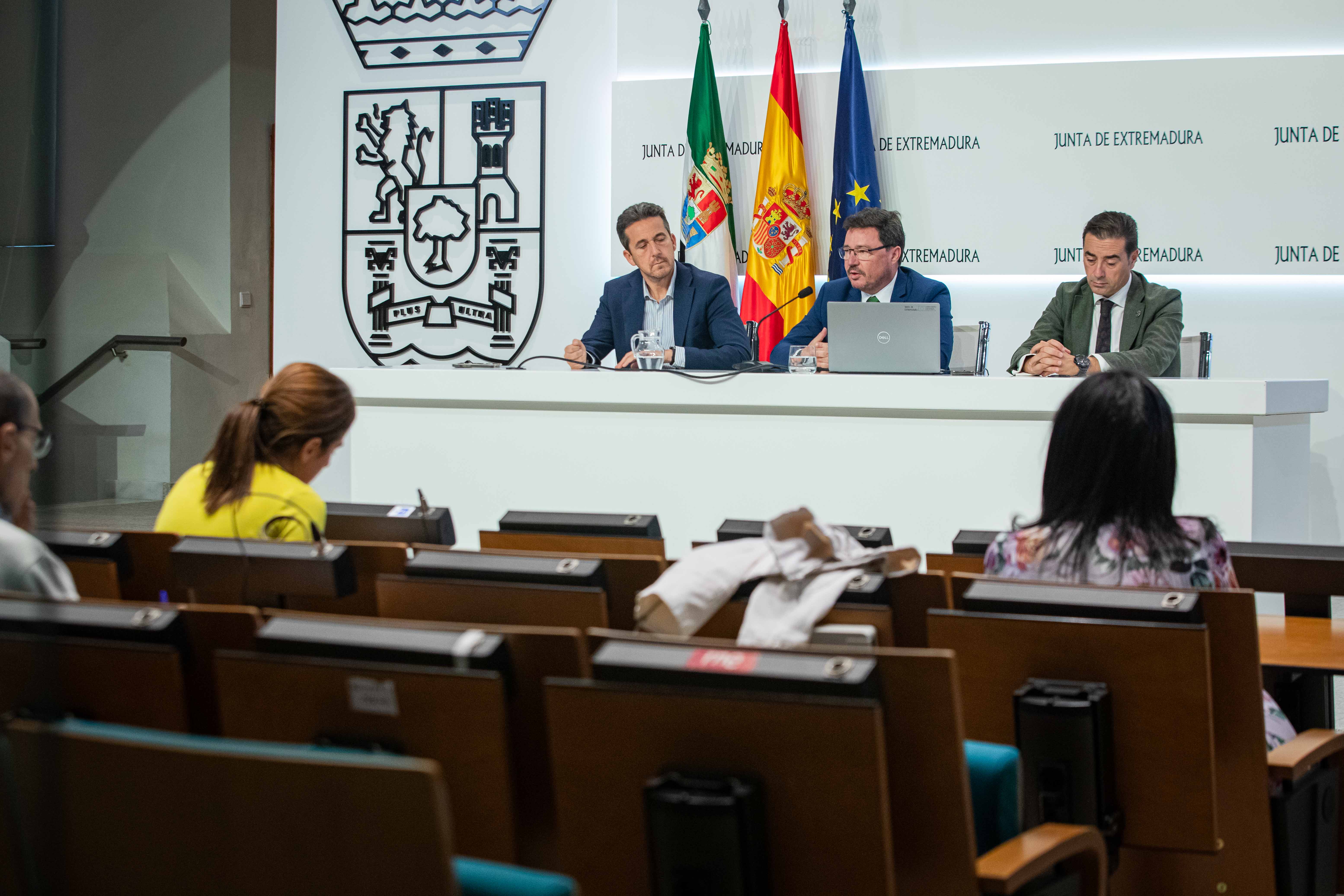 El consejero de Economía, Empleo y Transformación Digital, Guillermo Santamaría, durante la rueda de prensa.