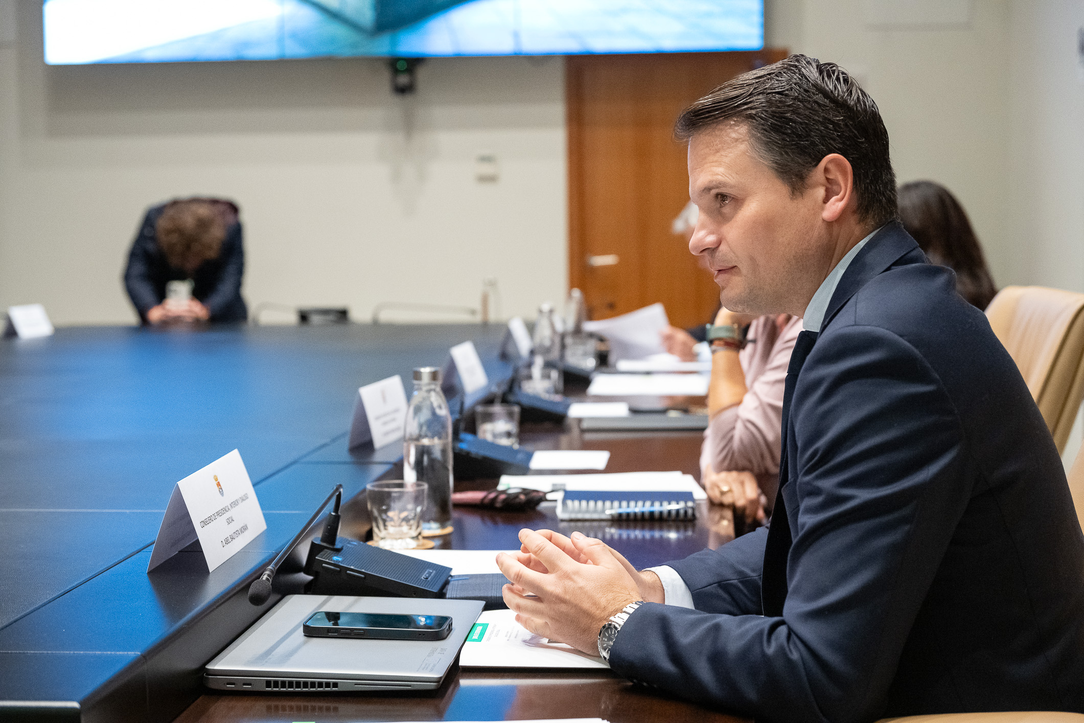 Foto del consejero de Presidencia, Interior y Diálogo Social durante la reunión del Consejo de Gobierno