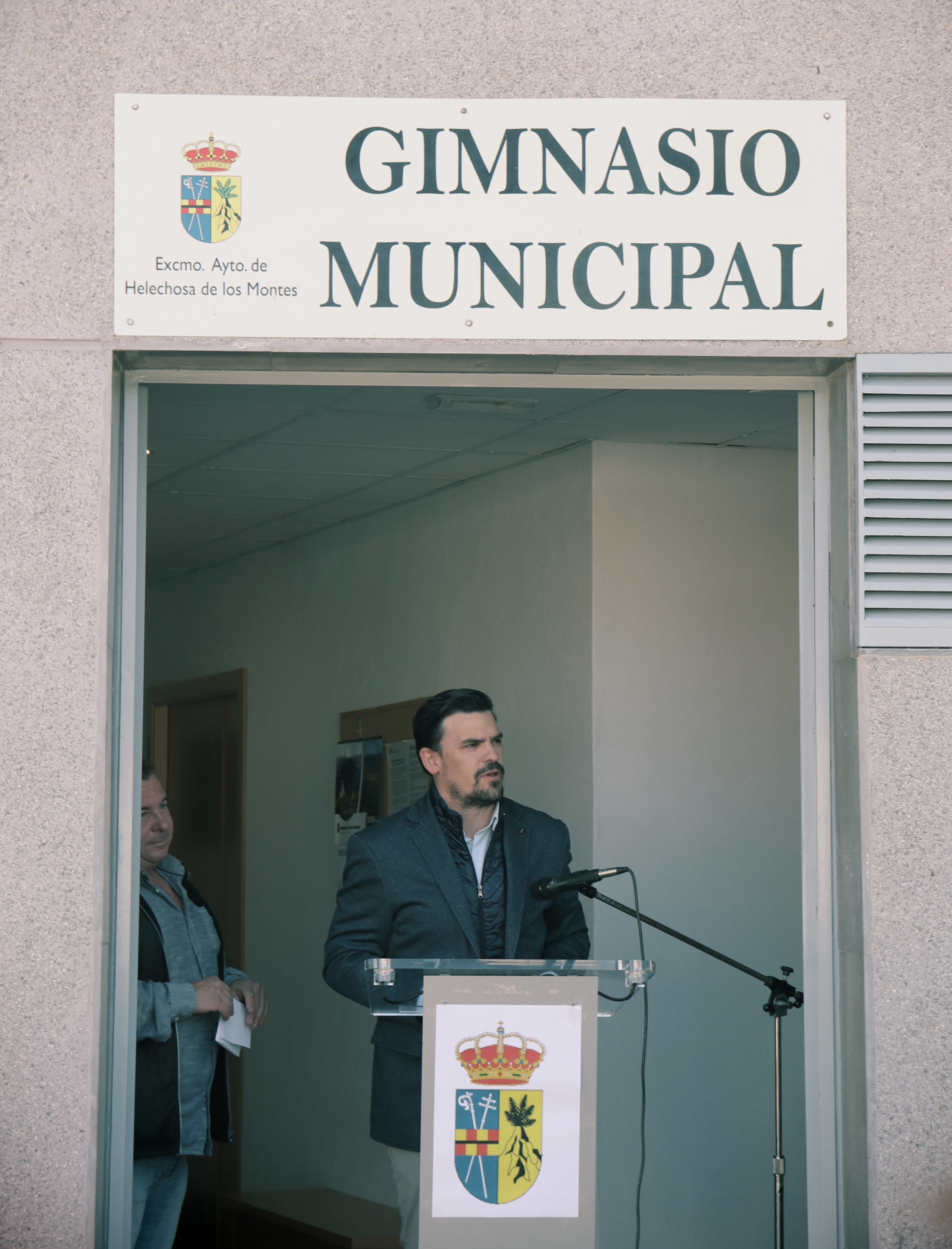 El director general de Jóvenes y Deportes de la Junta de Extremadura, Santiago Amaro, durante la inauguración.