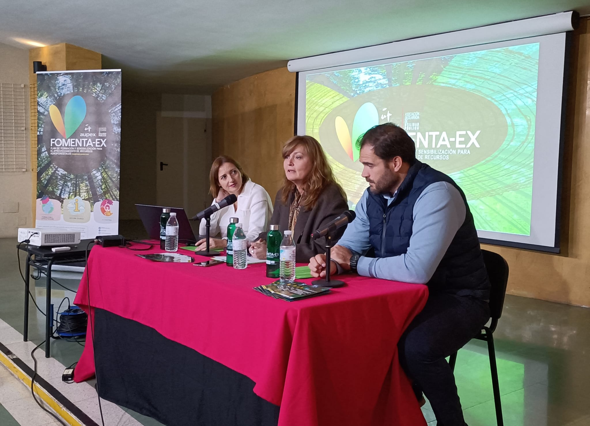 Foto de La Junta valora el gran potencial de los recursos agroforestales para generar empleo y retener talento joven en Extremadura