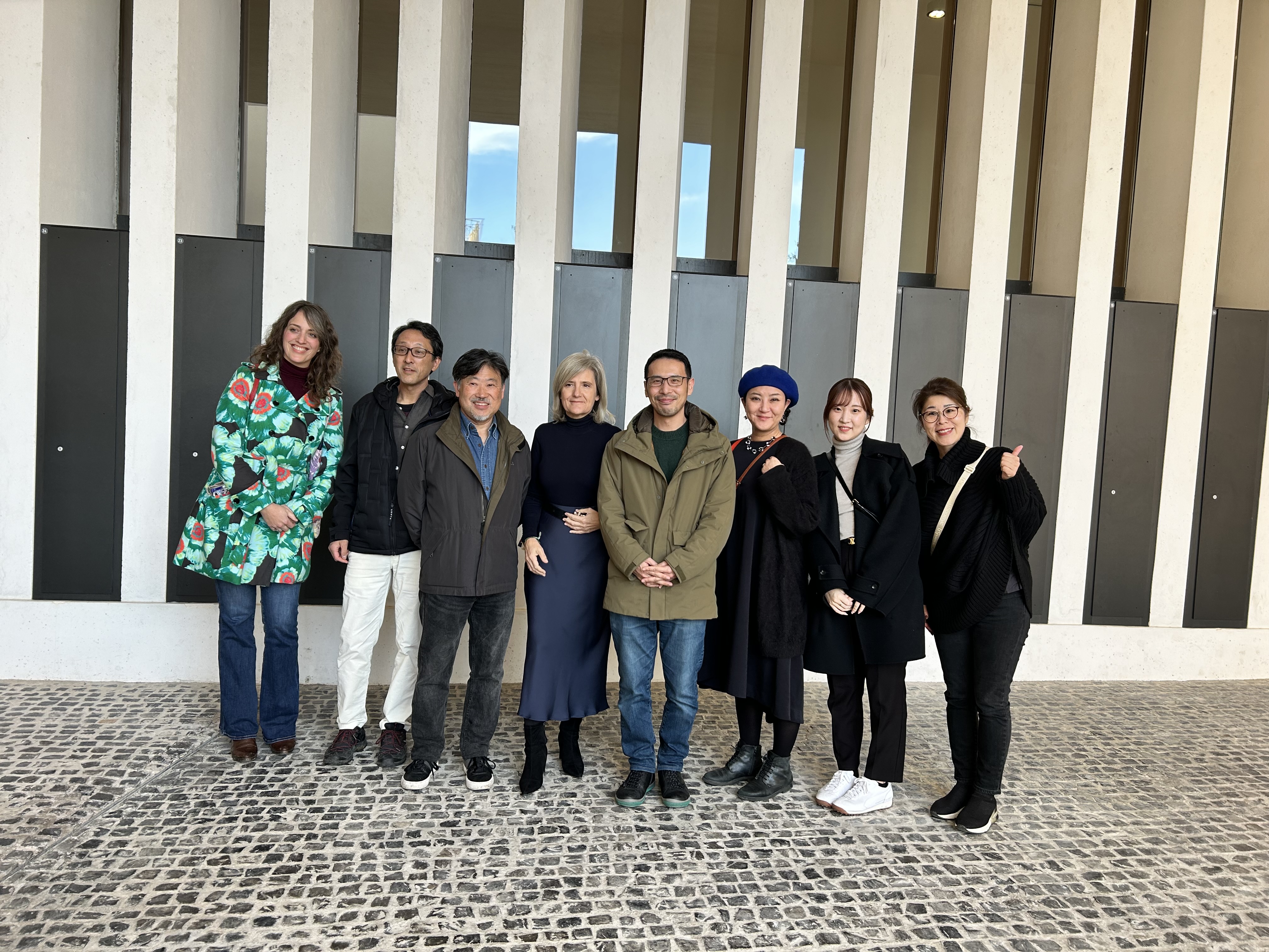 Agentes turísticos de Japón durante la visita.