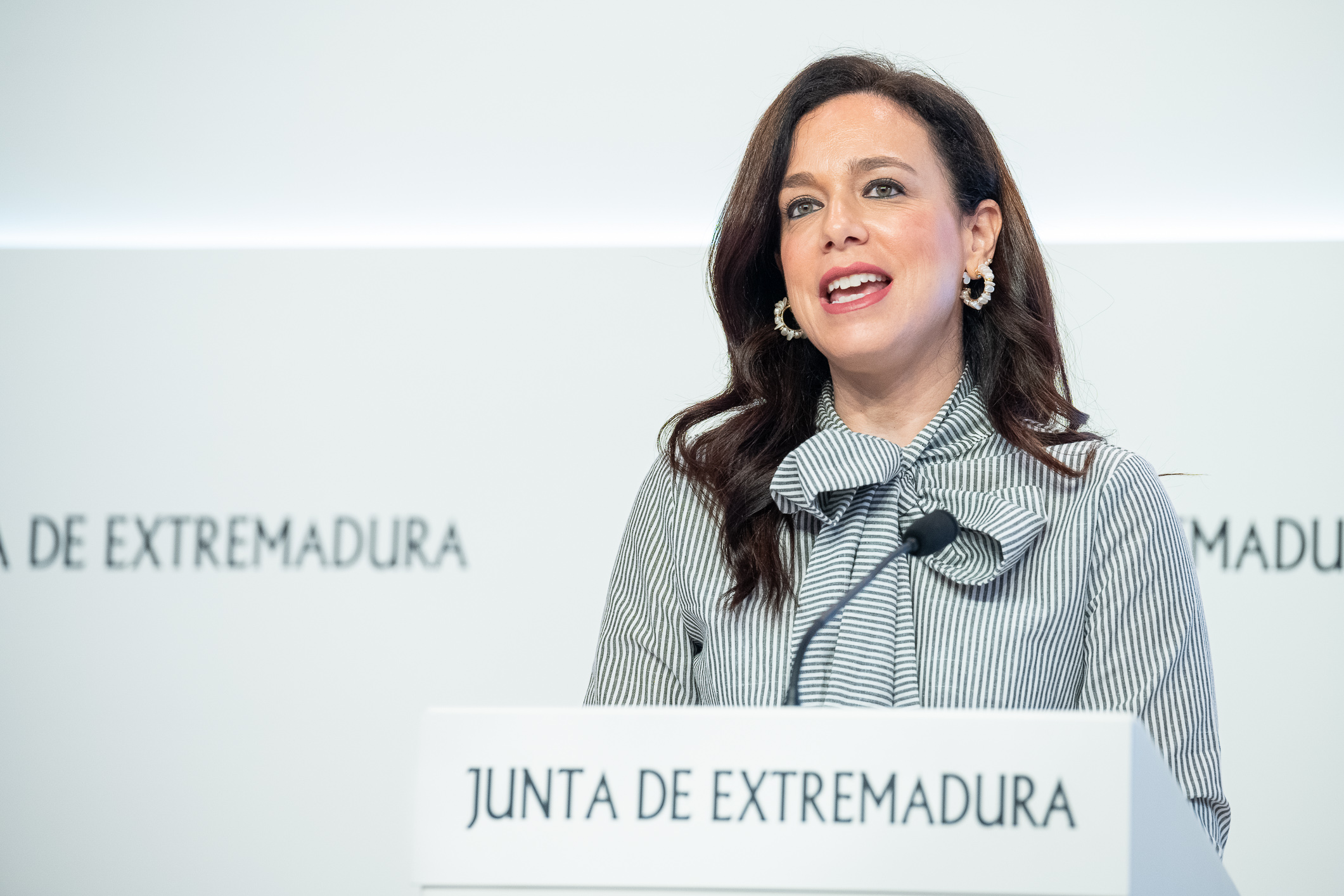 Imagen de consejera de Salud en la rueda de prensa tras la reunión del Consejo de Gobierno