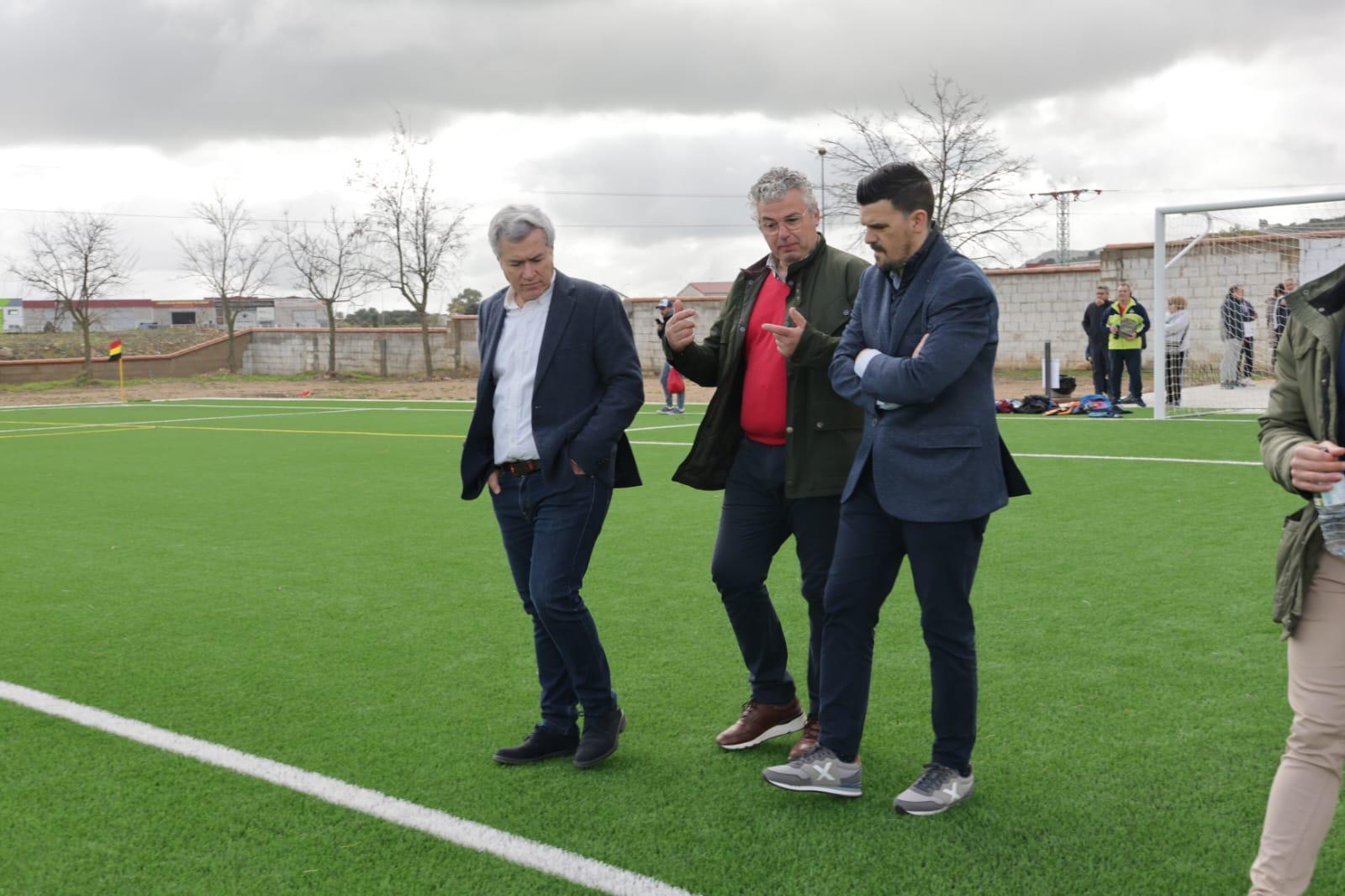 Inauguración de las obras de mejora del campo de fútbol de Puebla de Alcocer